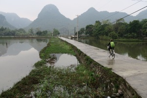 Cycling to Tam Coc